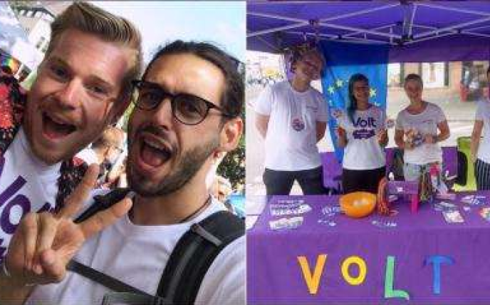 2 Bilder, Zwei fröhliche Volt-Mitglieder lachen in die Kamera und der Stand von Volt während des Christopher Street Days