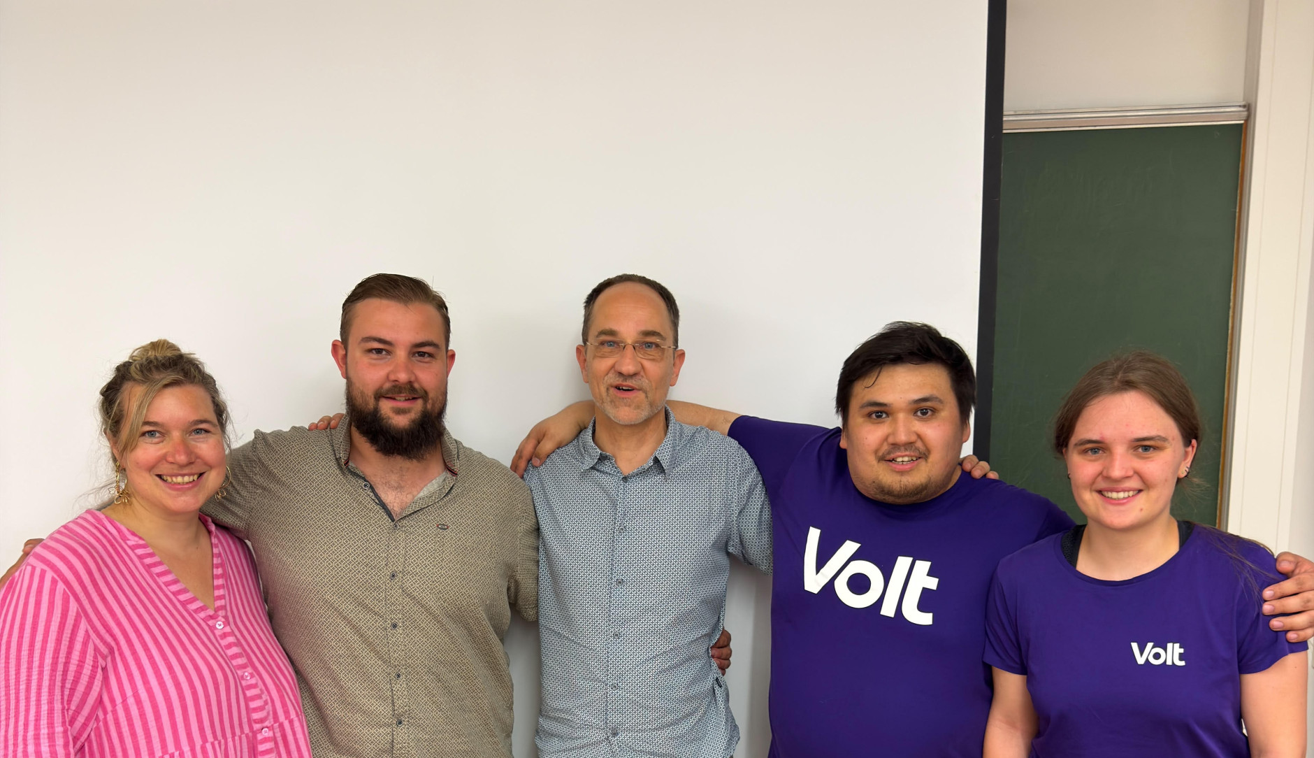 Bild der City-Leads und Thorsten Frank (Stadtrat für Volt in Augsburg) - von Links nach Rechts Carmen Zeller, Daniel Glockner, Thorsten Frank, Klaus Boczian, Sarah Drumm