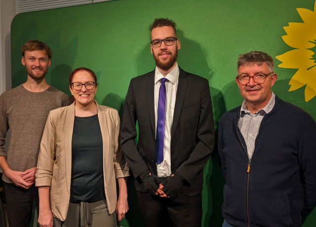 Benedikt Schatz, Christiane Musman, Waetschie Wittmann und Joachim Siebler in Parteibüro Bündnis 90/Die Grünen Ingolstadt