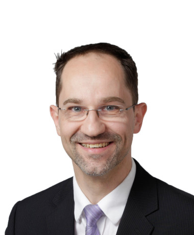 Profilfoto von Volt Augsburg Spitzenkandidat Thorsten Frank.