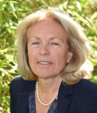 Portraitfoto von Gisela Fischer