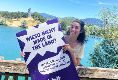 City-Lead Alisa im Seepark mit Plakat