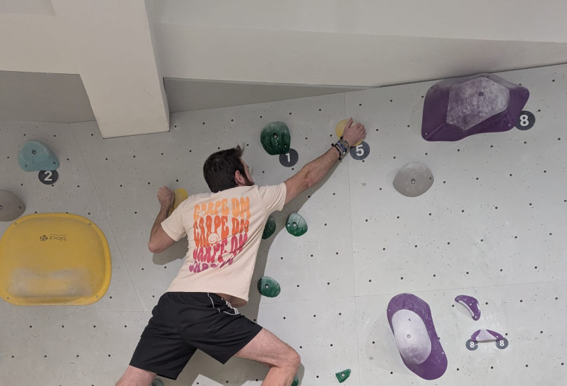 Fabian Gaukel am Bouldern