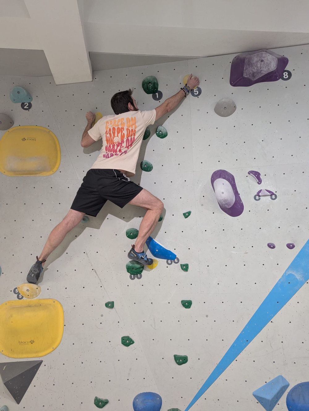 Fabian Gaukel am Bouldern