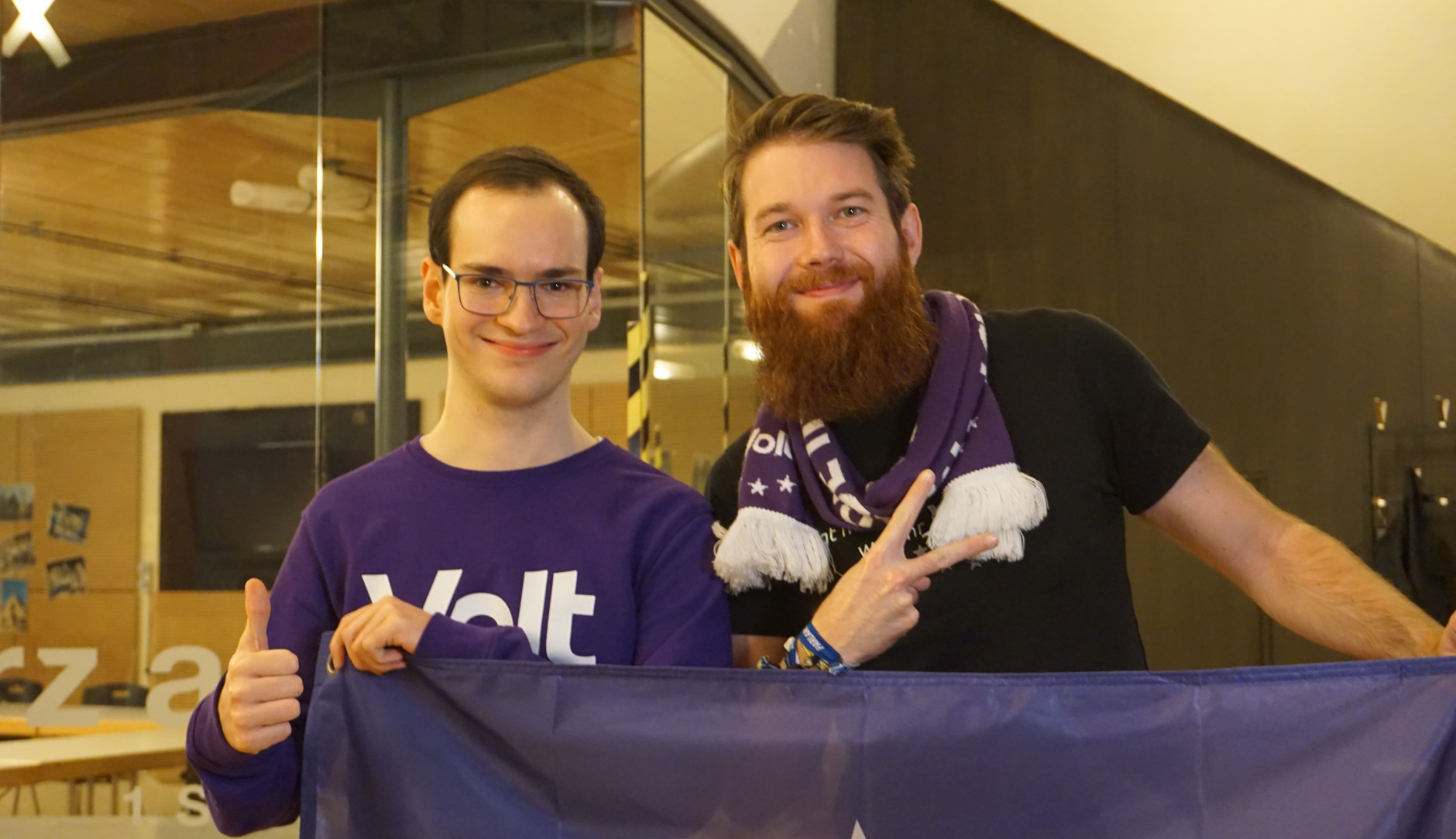 Tobias Mexner (links) und Fabian Gaukel (rechts) bei der Aufstellungsversammlung in Karlsruhe