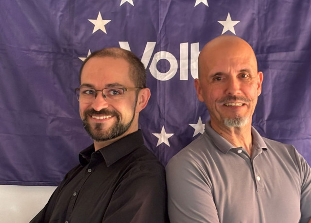 Patrick Kulinski (li.) & Jörg Quasnowitz (re.), Direktkandidaten der Partei „Volt“ für den Wahlkreis Böblingen. Bild: Birgit Seibel