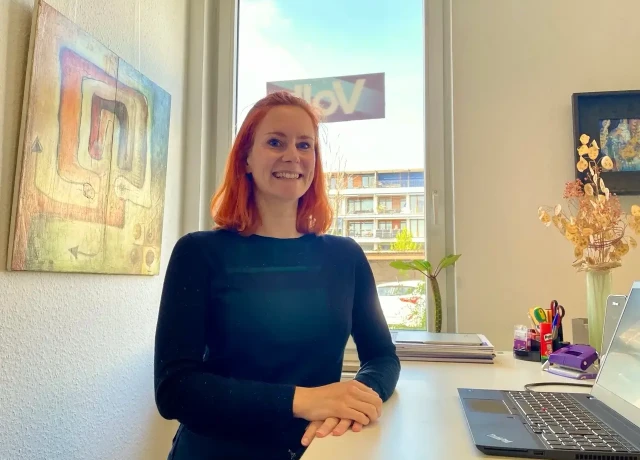 Nina Adam, Fraktionsgeschäftsführung, in der Geschäftsstelle