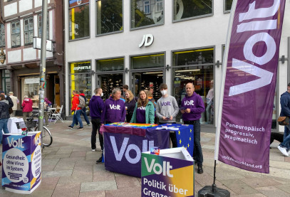 Foto eines Volt-Infostands in Göttingen