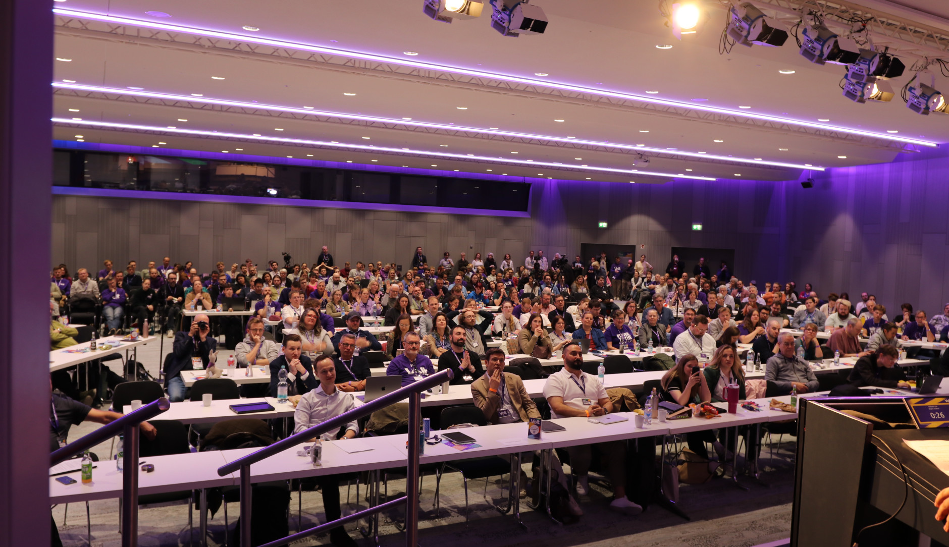 Foto der Teilnehmer*innen des Bundesparteitags in Düsseldorf