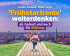 Ein Kind mit einem Schulrucksack, das eine Treppe hoch läuft