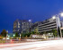 Krankenhaus bei Nacht. Bild von koh04160 auf Pixabay