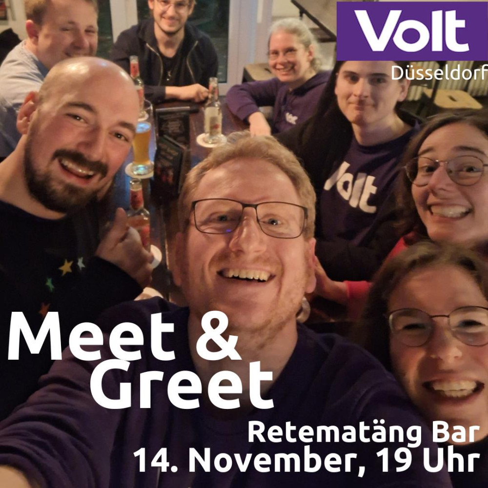 Meet & Greet in der Retematäng Bar, 14.11.24 19 Uhr. Im Bild: Selfie von Mitgliedern des Volt Düsseldorf Stammtisches