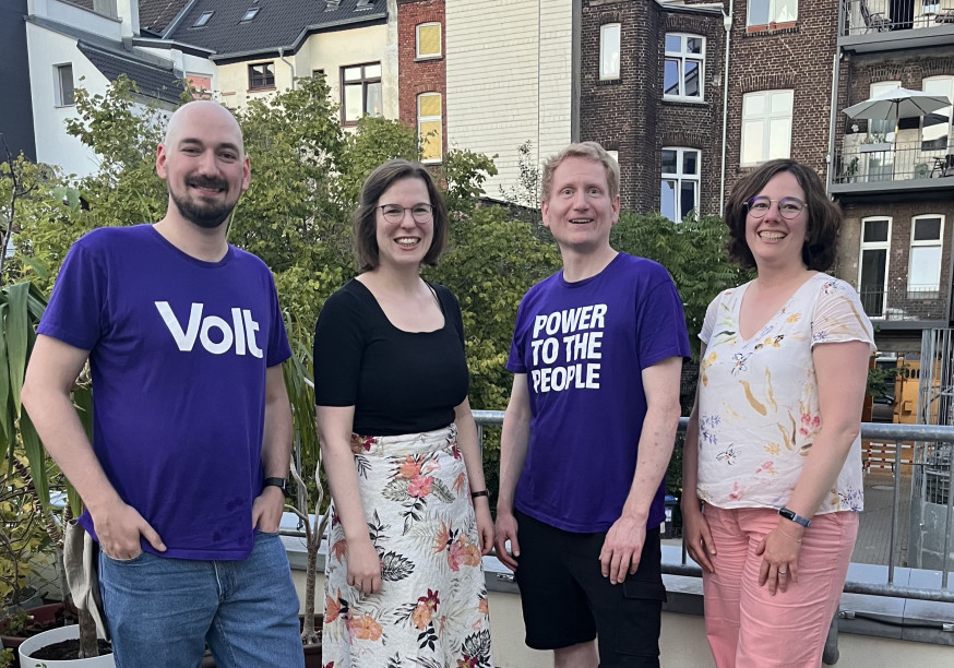 die neue Parteispitze von Volt Düsseldorf: Dennis Jansen, Sarah Engels, André Müller, Antje de Haan