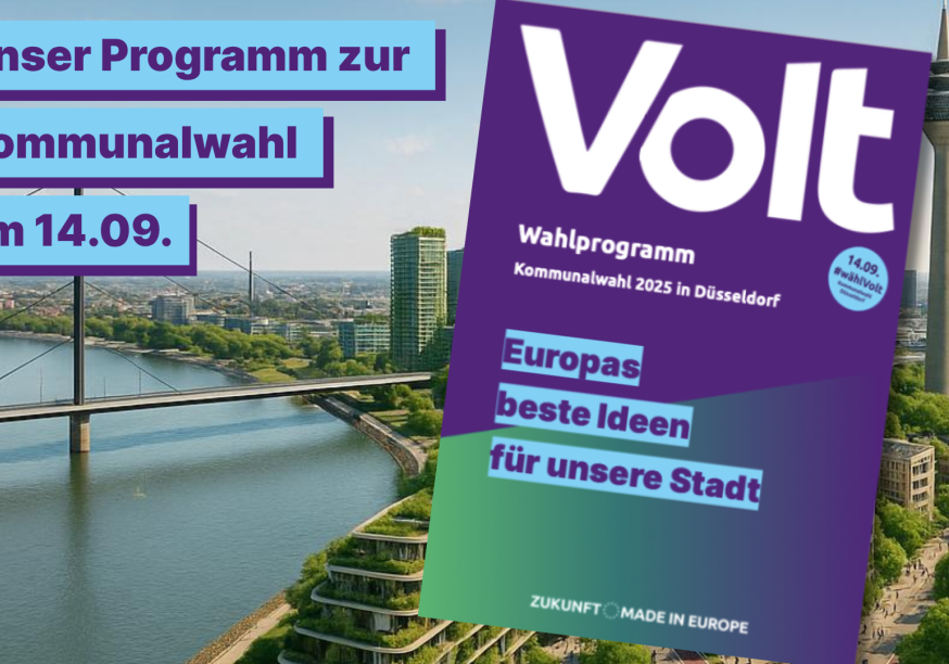 Volt Cover des Kommunalwahlprogramms 2025. Dahinter ein grünes Düsseldorf mit dem Rheinturm im Hintergrund