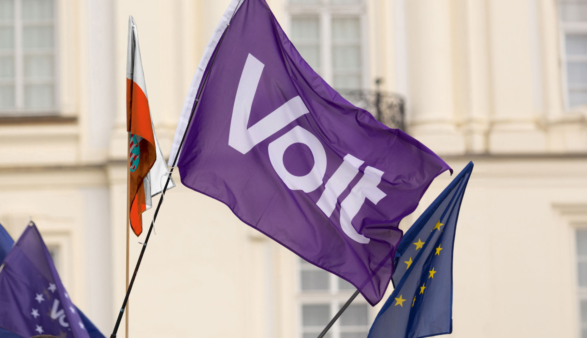 Drei Flaggen Volt EU Hessen