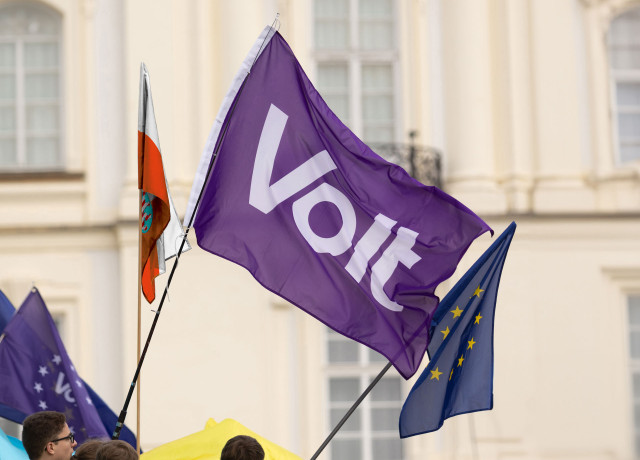 Drei Flaggen Volt EU Hessen