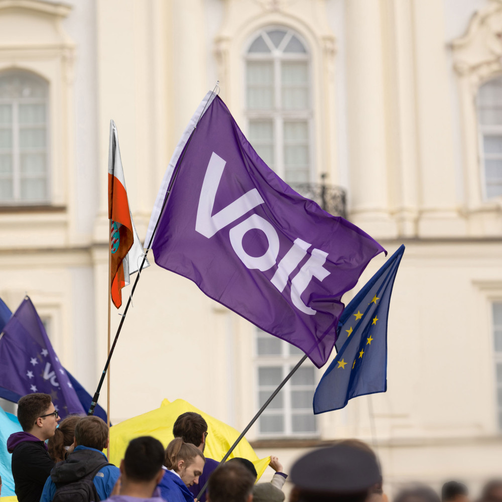 Drei Flaggen Volt EU Hessen