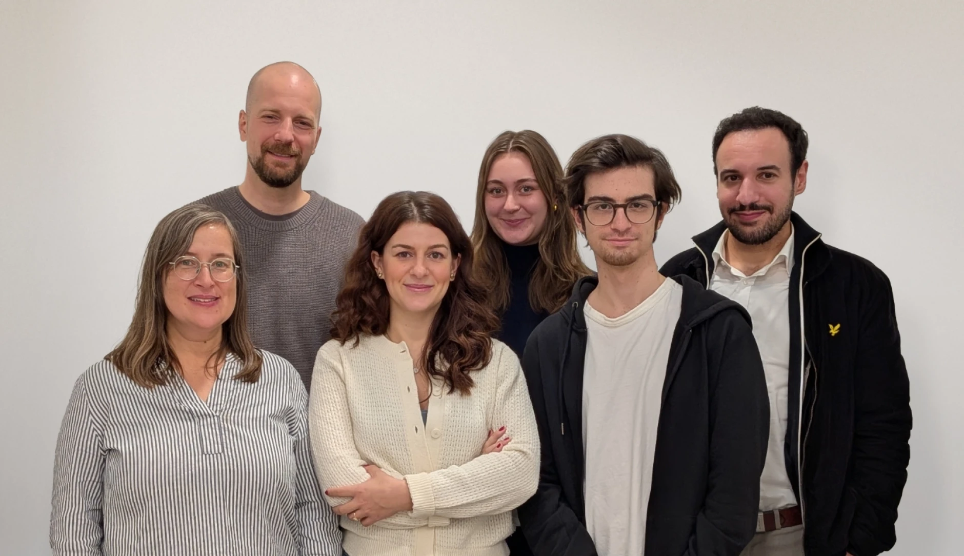 Von Links nach Rechts sind die Top 6 Kandidierenden zur Wahl der Stadtverordnetenversammlung in Frankfurt 2026 abgebildet: Grit Winkler, Philipp Winghart, Eileen O’Sullivan, Tiara Mengel, Tim Englert und Leonard Kramer