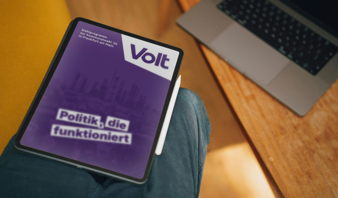 Volt Frankfurt Programm für die Kommunalwahl 2026 - Foto von Jakub Żerdzicki auf Unsplash