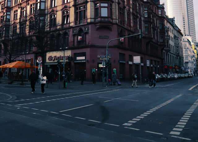 Straße des Bahnhofsviertels in Frankfurt von pexels