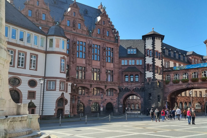 Frankfurter Rathaus Römer von der Seite