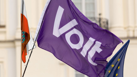 Drei Flaggen Volt EU Hessen