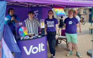 Infostand Volt Bergstraße beim CSD in Bensheim