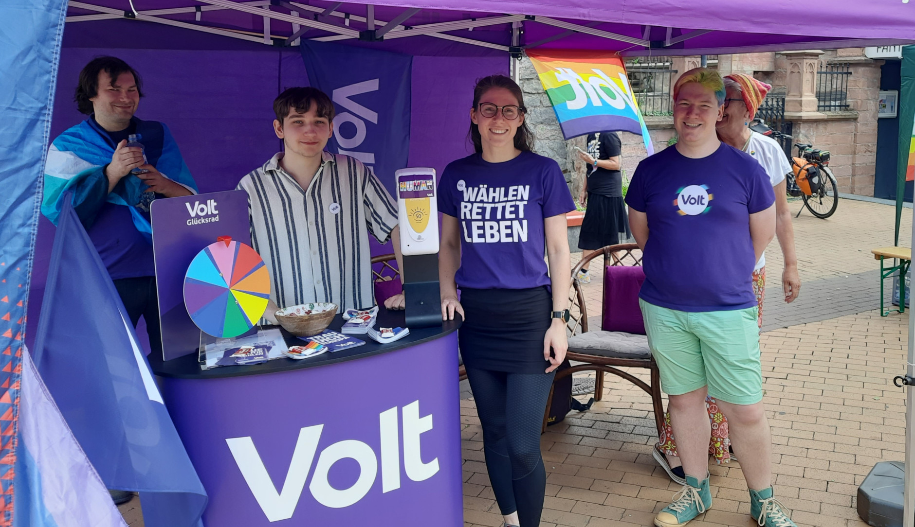 Infostand Volt Bergstraße beim CSD in Bensheim