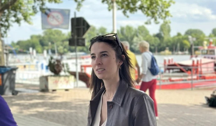 Maral Koohestanian bei der Listening Tour in Schierstein.