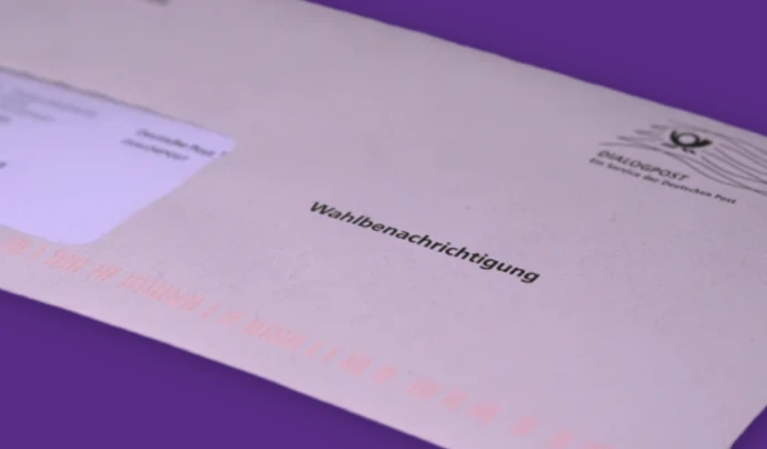 Lila Brief einer Wahlbenachrichtigung