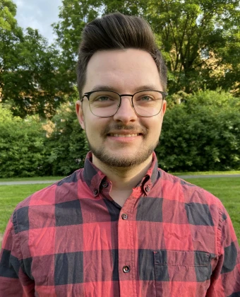 Portraitfoto von Niclas Homburg.