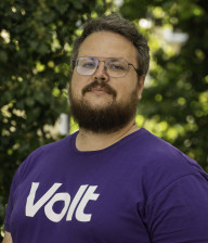 Bild von Niklas Debusmann, stellv. Vorsitzender des Volt Deutschland Landesverbands Hessen.