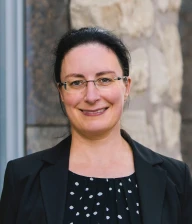 Portraitfoto von Sandra Thoms.