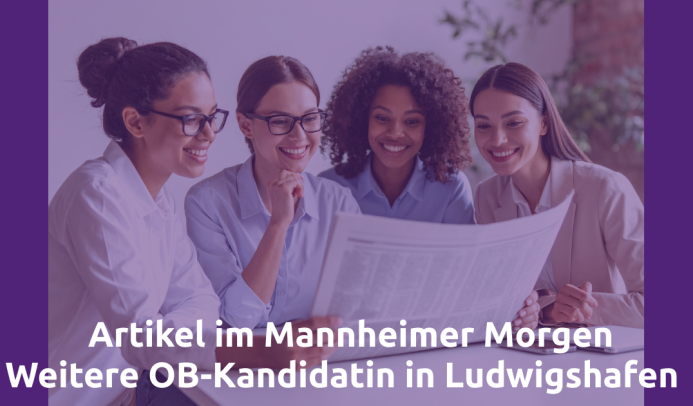 Auf dem Foto sieht man eine Gruppe Frauen unterschiedlicher Ethnien, die Zeitung lesen und sich freuen. Das Bild kündigt einen Artikel über Michaela im Mannheimer Morgen an.