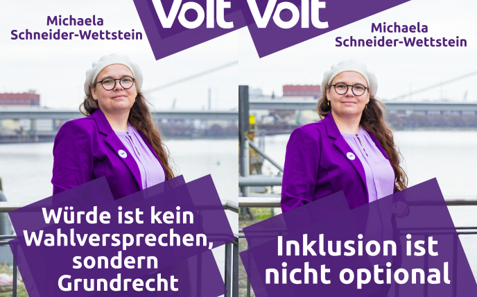 Auf dem Foto sieht man die Slogans wie im Fließtext. Auf beiden Seiten des Plakats ist jeweils ein Foto von Michaela zu sehen.