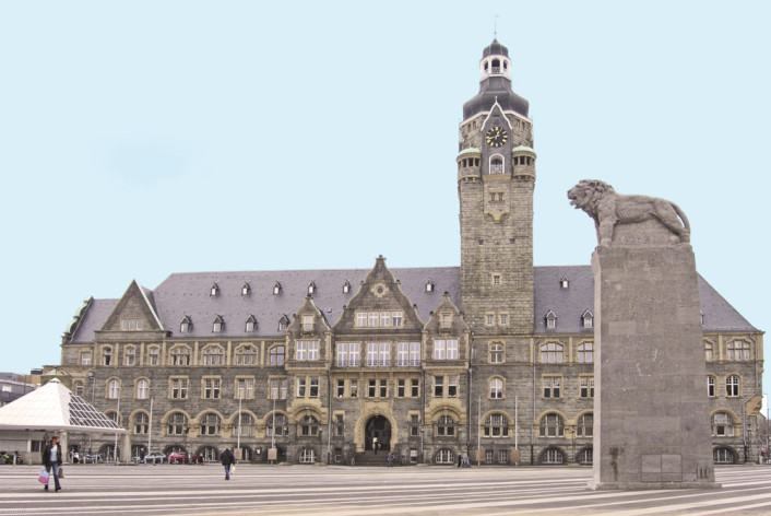 Remscheid - Rathaus und Bergischer Löwe