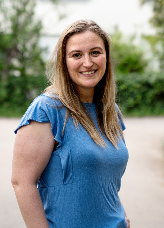 Alexandra Lang