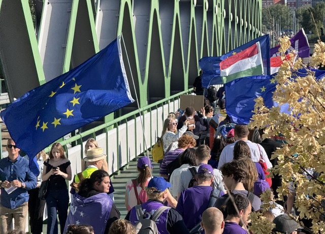 Volt Members from all over europe, with flags on the streets