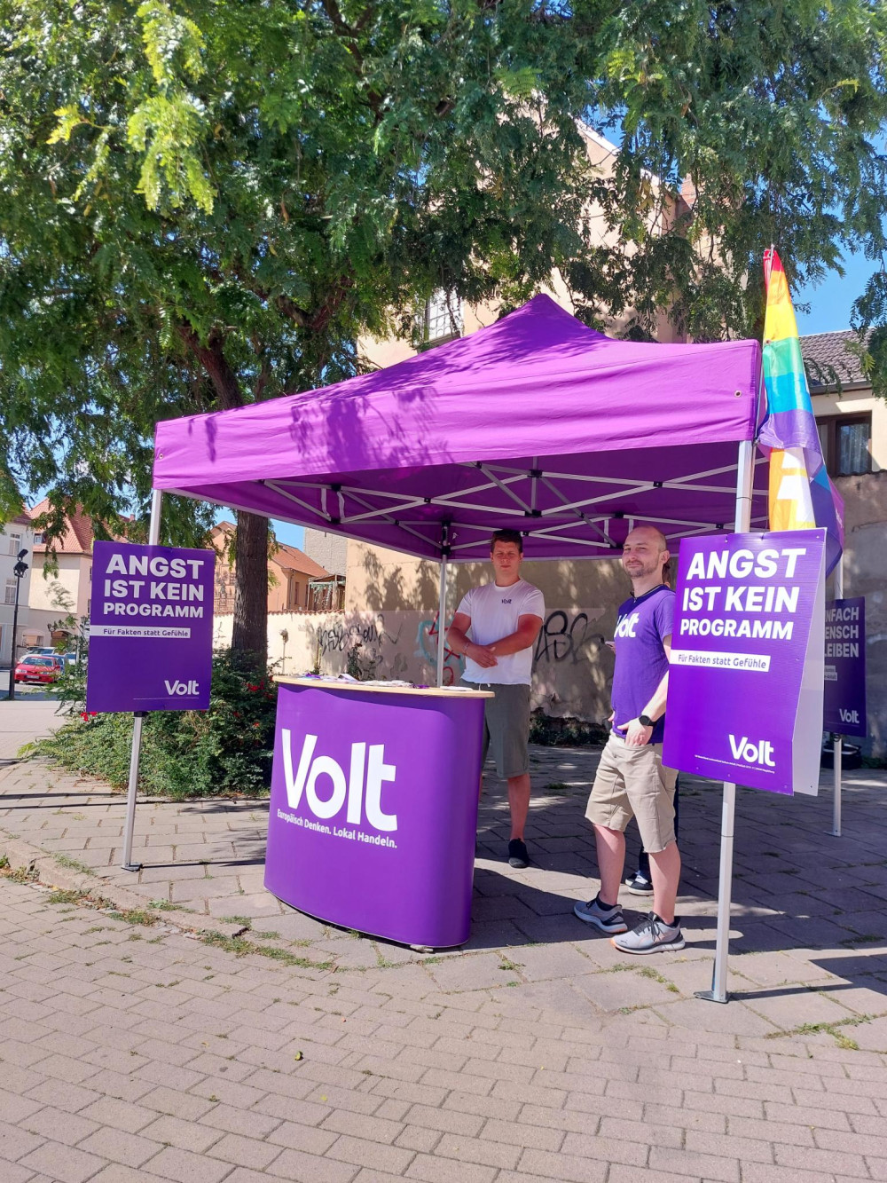 Wahlinfostand von Volt Sachsen-Anhalt