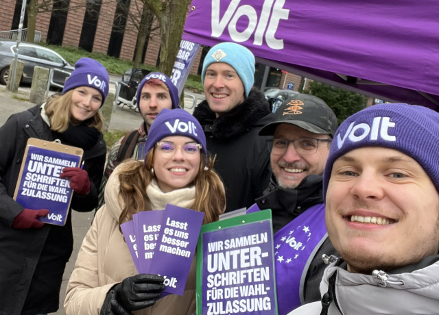 Das Kieler Volt-Team auf dem Exer