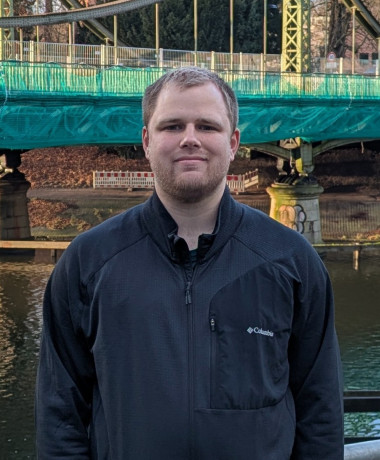 Lars Fockenga steht vor der gesperrten Mühltorbücke.