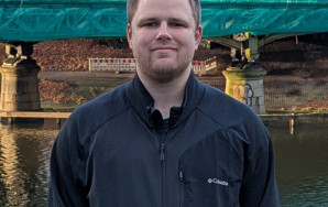 Lars Fockenga steht vor der gesperrten Mühltorbücke.