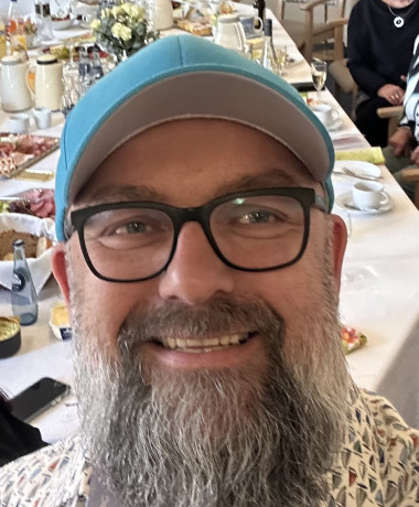 Ein Portrait von Christian Schweckendieck.