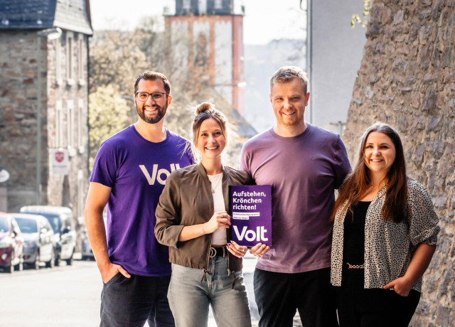 Volt-Spitzenkandidierende Timo Kamann, Nadine Henninger, Samuel Wittenburg, Louisa Deimel