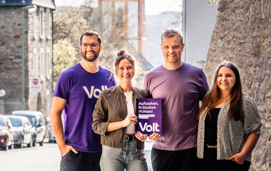 Volt-Spitzenkandidierende Timo Kamann, Nadine Henninger, Samuel Wittenburg, Louisa Deimel