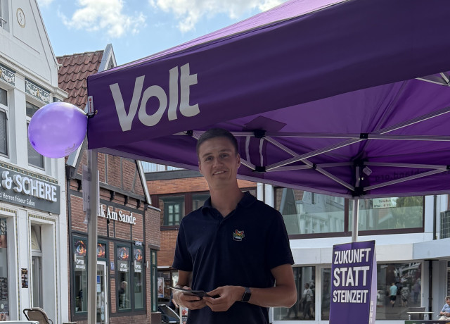 Karsten Klie an einem Wahlkampfstand