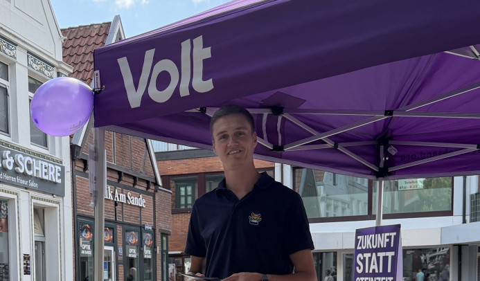 Karsten Klie an einem Wahlkampfstand