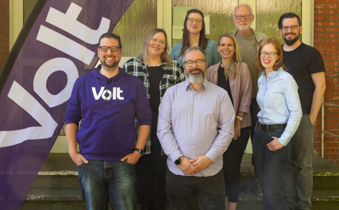 Gruppenfotos von Menschen im Team Wesel